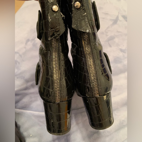 Stuart Weitzman Croc Embossed Leather Ankle Boots| Size 5 - Picture 9 of 11